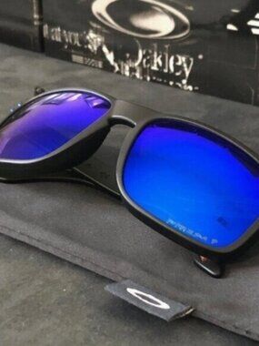 OO9102 Oakley Holbrook Prizm Polarized Sunglasses